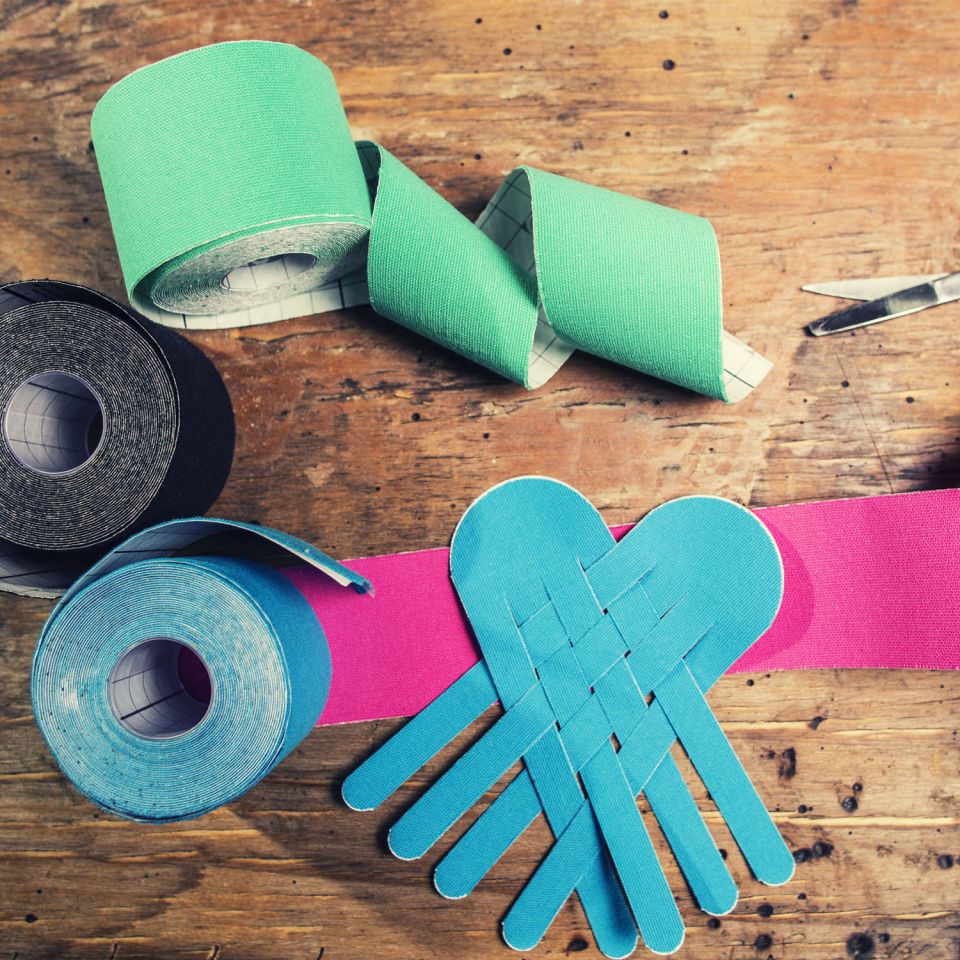 Kinesiotape 12 rollen plus 3 rollen gratis uitgeknipt