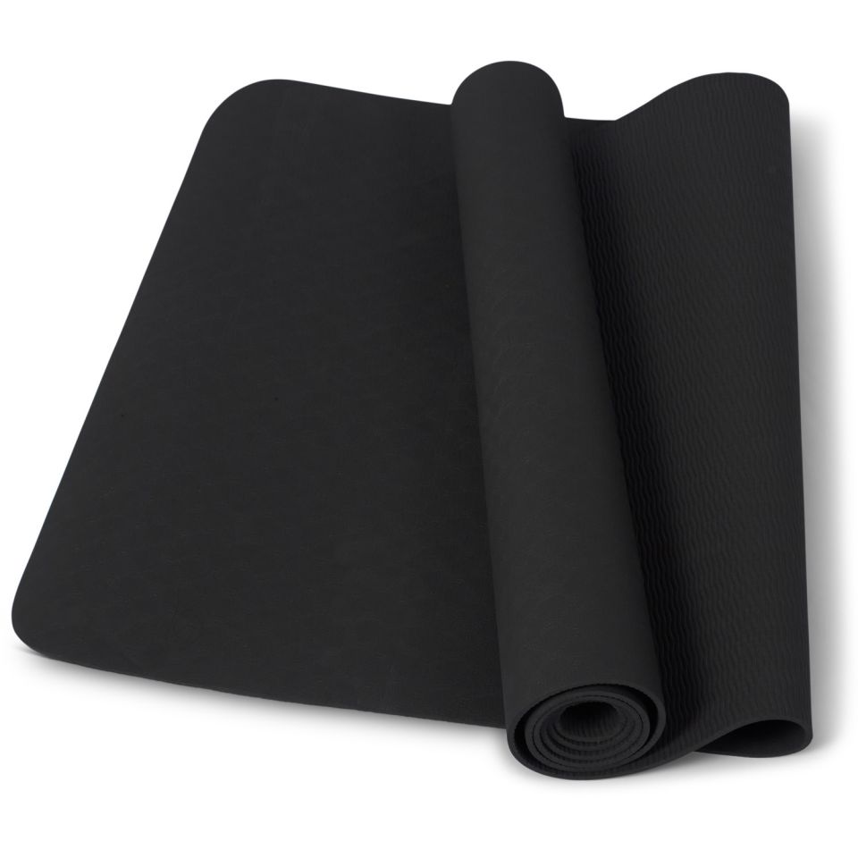 thuissport pakket yogamat zwart opgerold