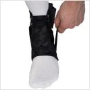 gladiator sports enkelbrace lichtgewicht met straps uitleg aantrek