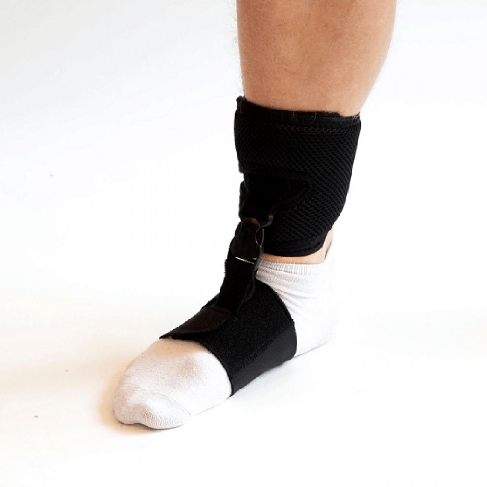 novamed klapvoet brace shoeless accessoire om rechtervoet gedragen